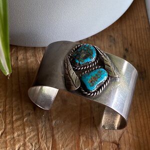 💛 Vintage 1970s Sterling Navajo Turquoise Cuff Bracelet